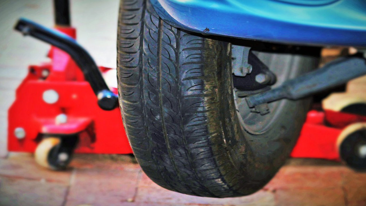 Man crushed to death by car after jack collapses, Orange...